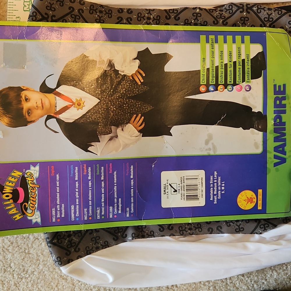 NWT Rubie's Vampire Halloween Costum. Boys Size: S (3-4)